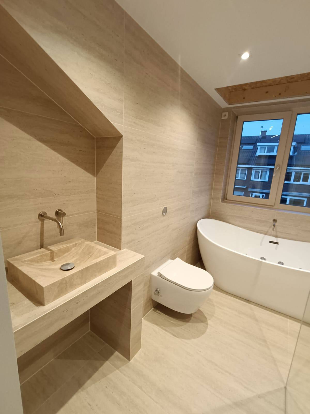 Totale renovatie van moderne woning met dakkapellen